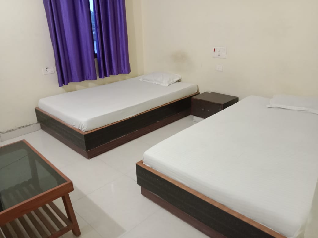 Twin Bed Room at Happy International Guest House